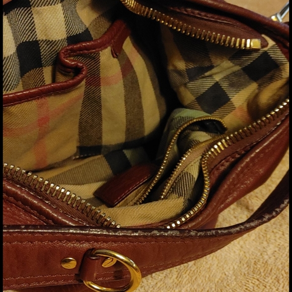 ♥️BURBERRY LEATHER PURSE!! - Picture 7 of 12